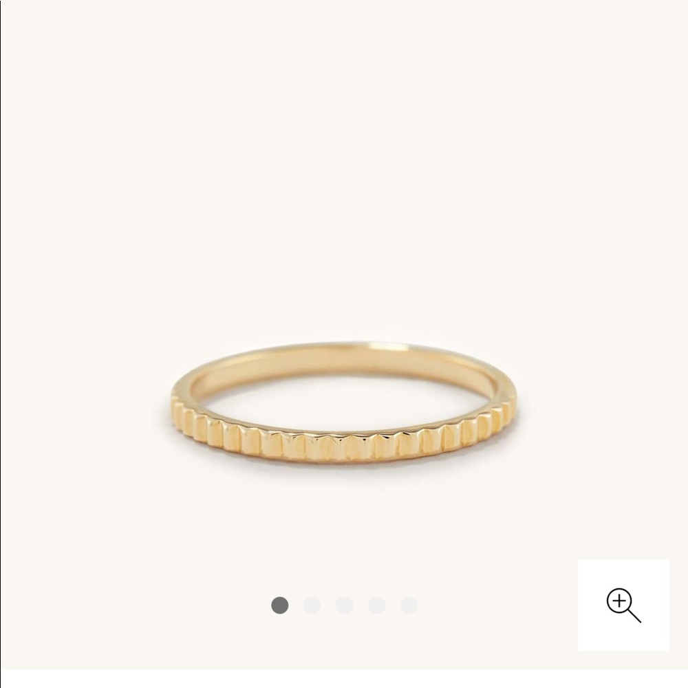 Mejuri ring, eternity line band